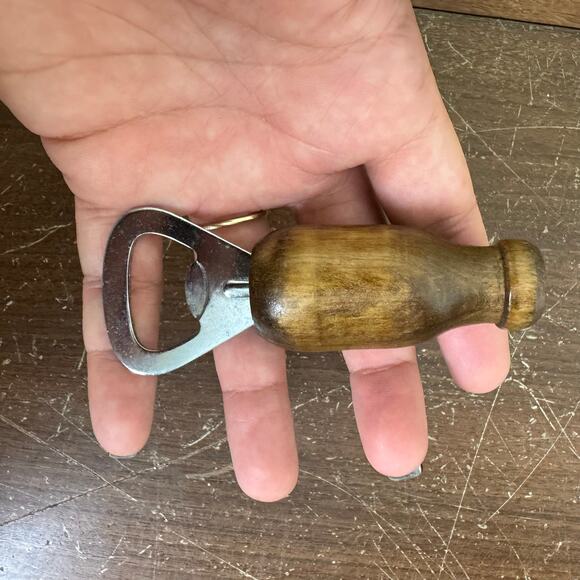 Vintage Vat 69 Scotch Whisky Wood Bottle Opener 3.75 in. Pre-owned - Picture 5 of 7